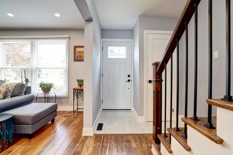 2574 Homelands Drive, ON L5K 1H6