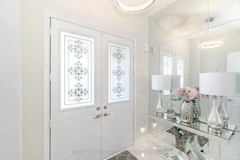 9 Calico Court, ON L7G 0M1