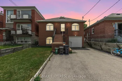 27 Venn Crescent, ON M6M 1S5