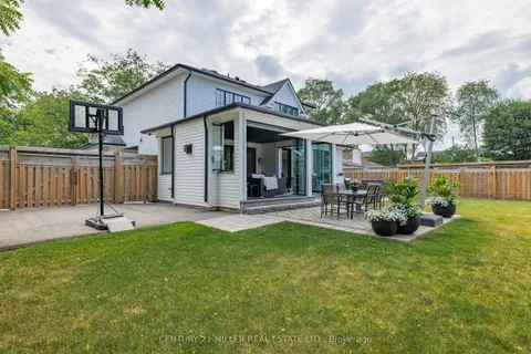 367 Seaton Drive, ON L6L 3X9