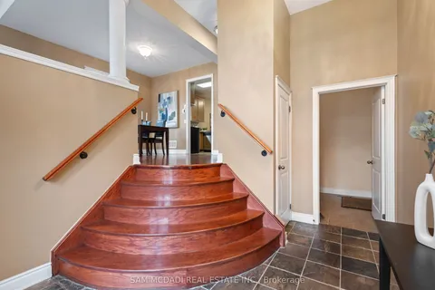 15 Eaglesprings Crescent, ON L6P 2V8