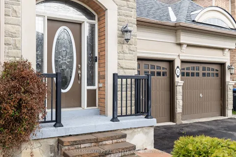 15 Eaglesprings Crescent, ON L6P 2V8