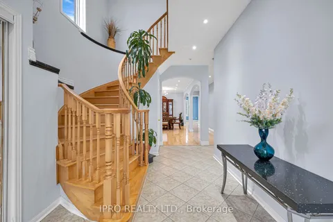 3860 Henrietta Way, ON L5M 7Y4