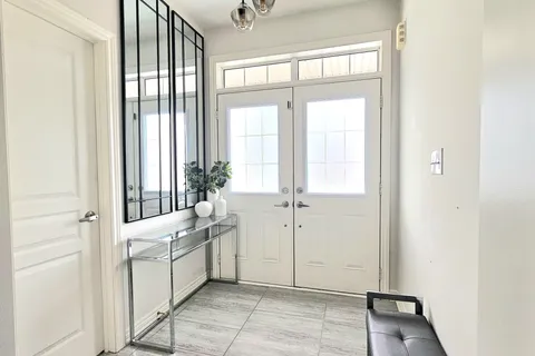 7 Antoine Street, ON L7A 4J6