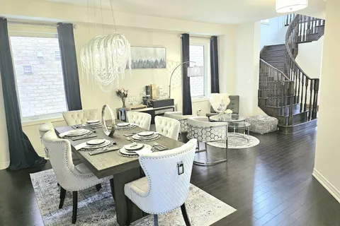 7 Antoine Street, ON L7A 4J6