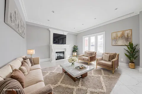 589 Glen Park Avenue, ON M6B 2G4