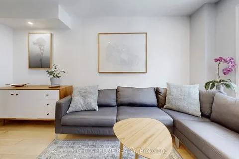 6 Grogan Mews, ON M6H 4J9