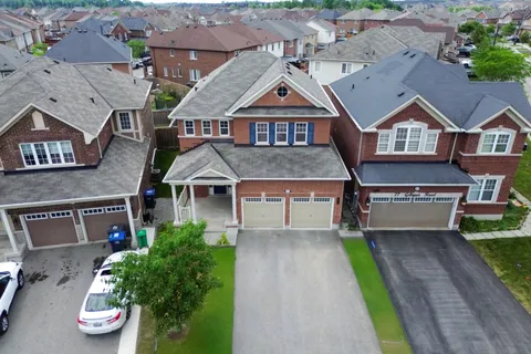 25 Giltspur Drive, ON L7A 0G2