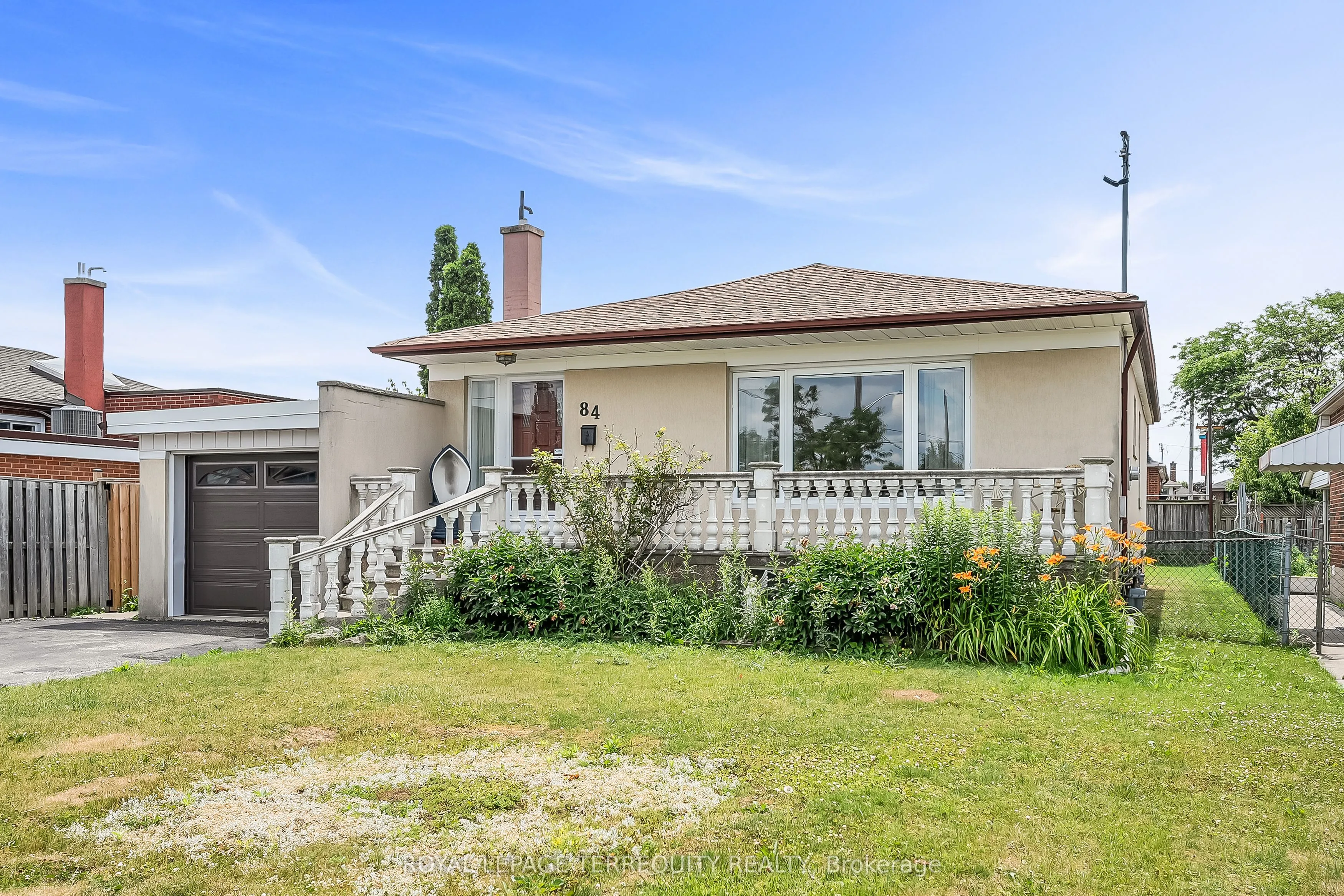 84 Blaydon Avenue, ON M3M 2E5