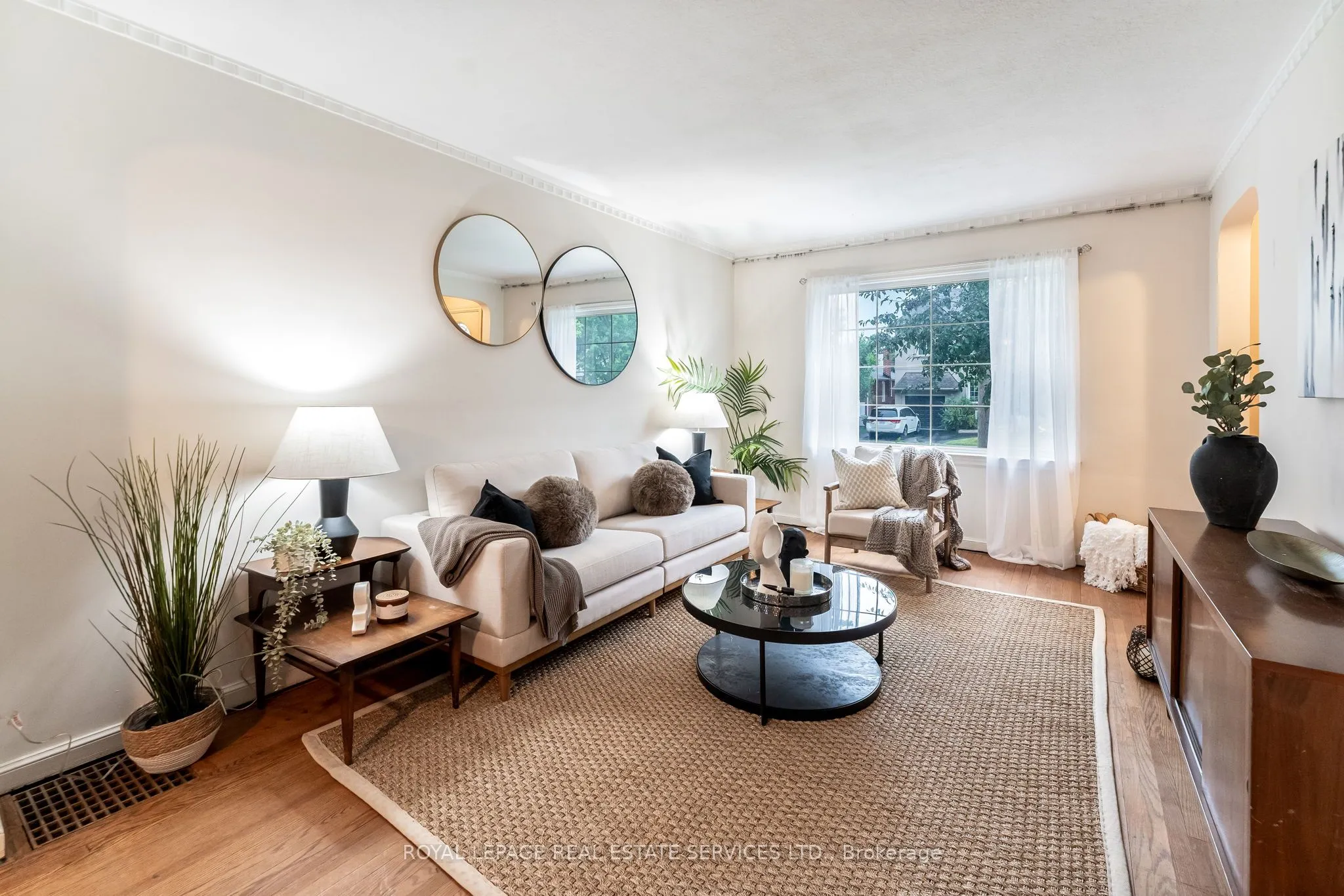 72 Edgecroft Road, ON M8Z 2B8