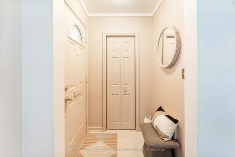 72 Edgecroft Road, ON M8Z 2B8