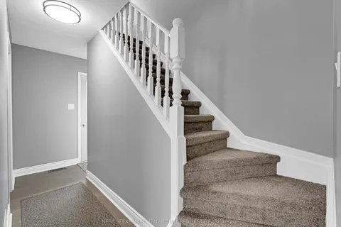 1484 Reynolds Avenue, ON L7M 3C1