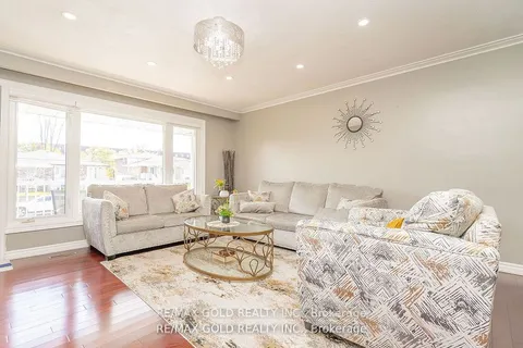 59 Seacliff Boulevard, ON M9L 2G7
