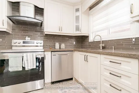 59 Seacliff Boulevard, ON M9L 2G7