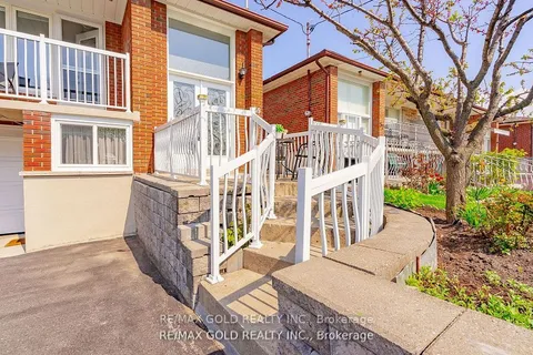 59 Seacliff Boulevard, ON M9L 2G7