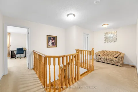 18 Kawana Road, ON L6Y 0W2