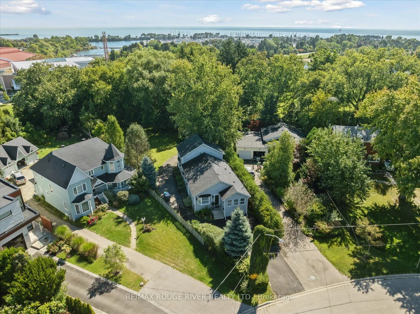 708 Montbeck Crescent, ON L5G 1P3