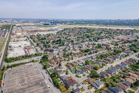 144 Winston Park Boulevard, ON M3K 1C5