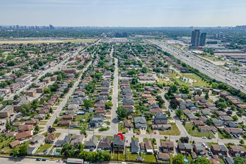 144 Winston Park Boulevard, ON M3K 1C5