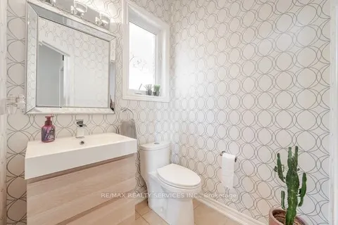 6 Kearny Avenue, ON L7C 3N9