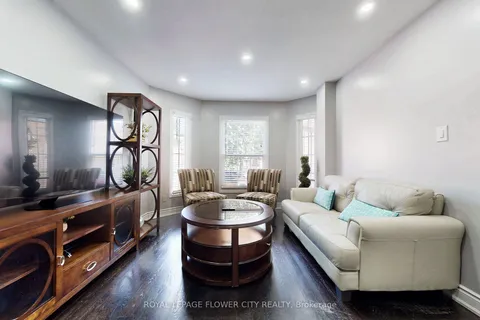 656 Esprit Crescent, ON L5R 3B9