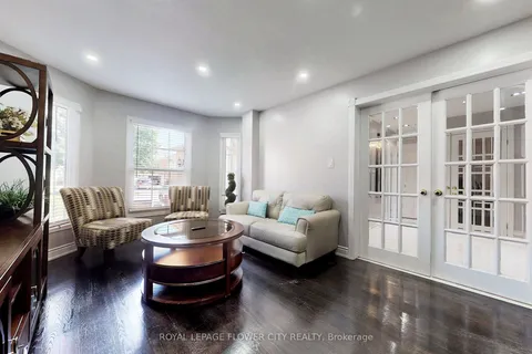 656 Esprit Crescent, ON L5R 3B9