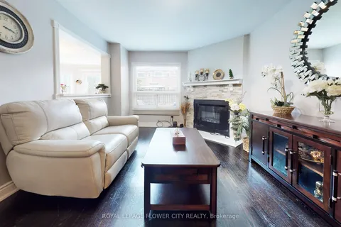 656 Esprit Crescent, ON L5R 3B9