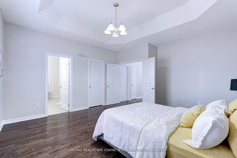 9 Borrelli Drive, ON L6Y 5W9