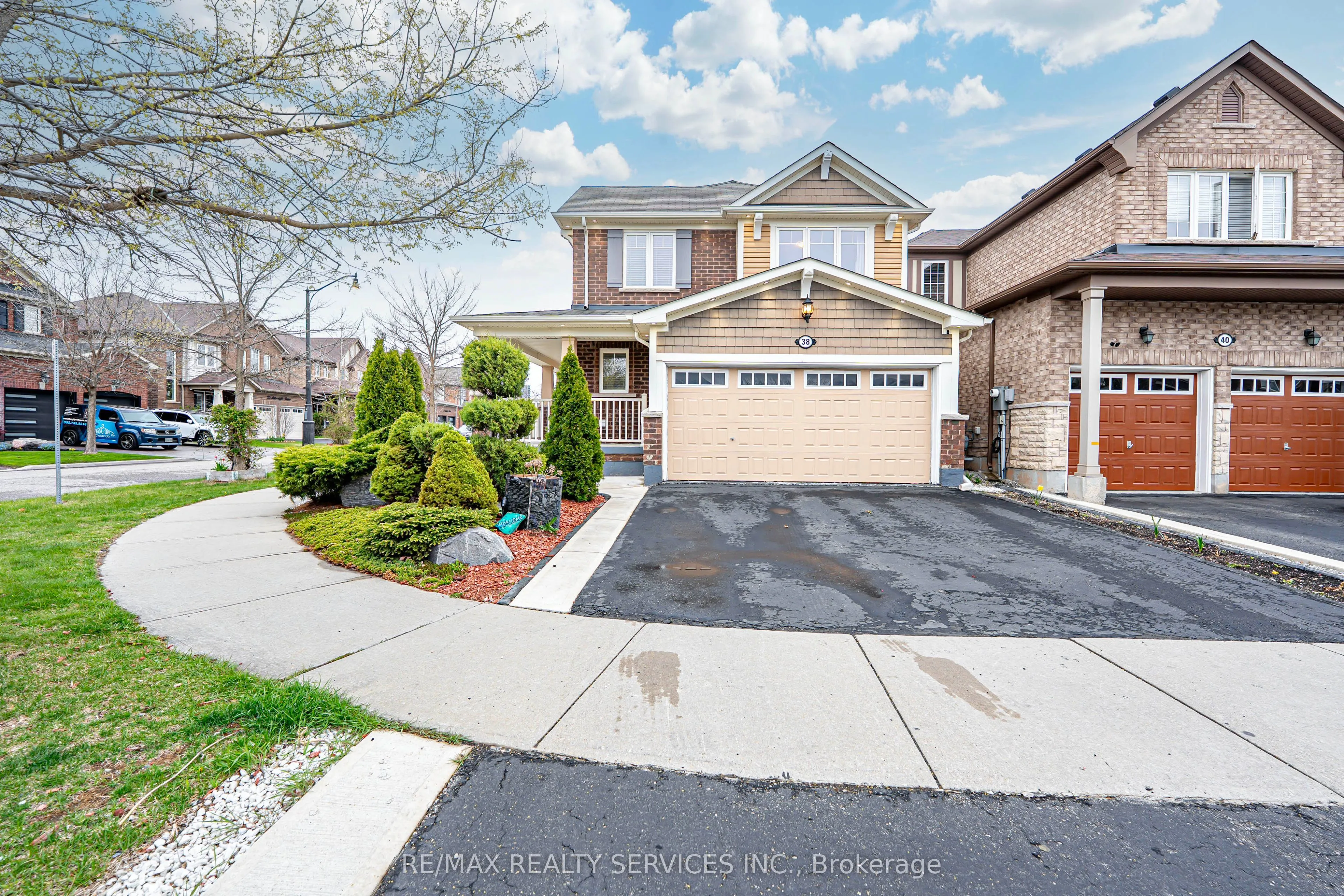 38 Arkwright Drive, ON L7A 0V2