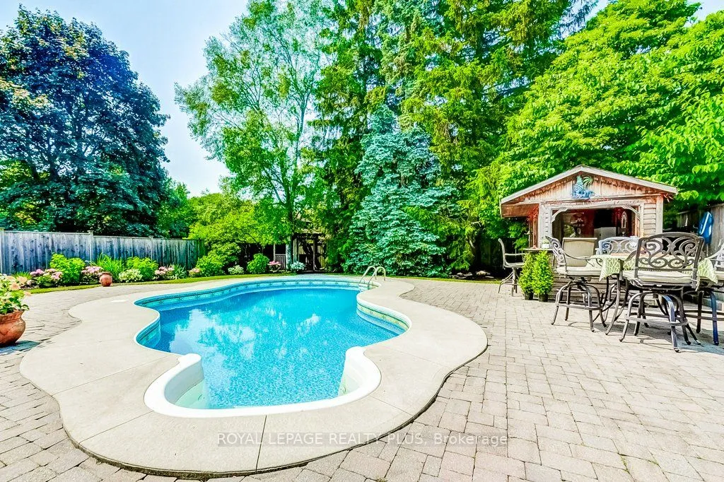748 Francis Road, ON L7T 4A3