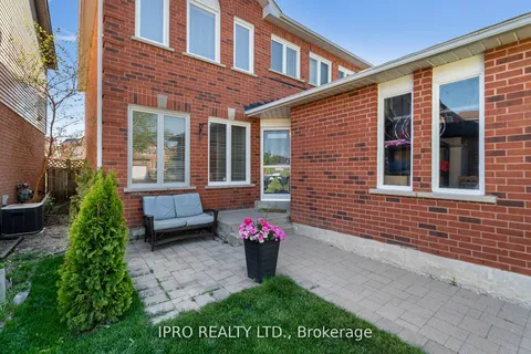 6070 Prairie Circle, ON L5N 5Z5