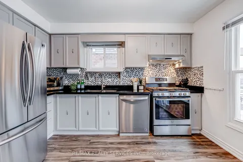 37 Solway Avenue, ON L6Z 4E4
