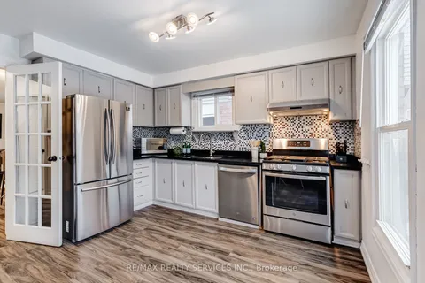 37 Solway Avenue, ON L6Z 4E4