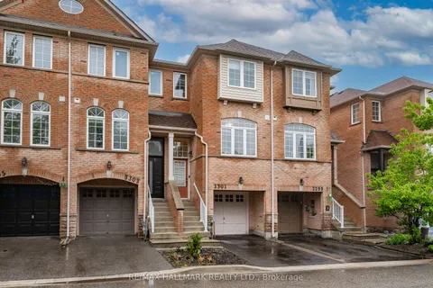 3301 Redpath Circle, ON L5N 8R3