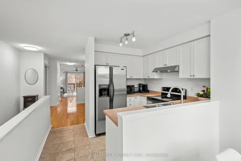 3301 Redpath Circle, ON L5N 8R3
