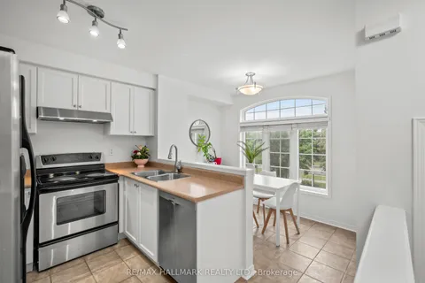3301 Redpath Circle, ON L5N 8R3