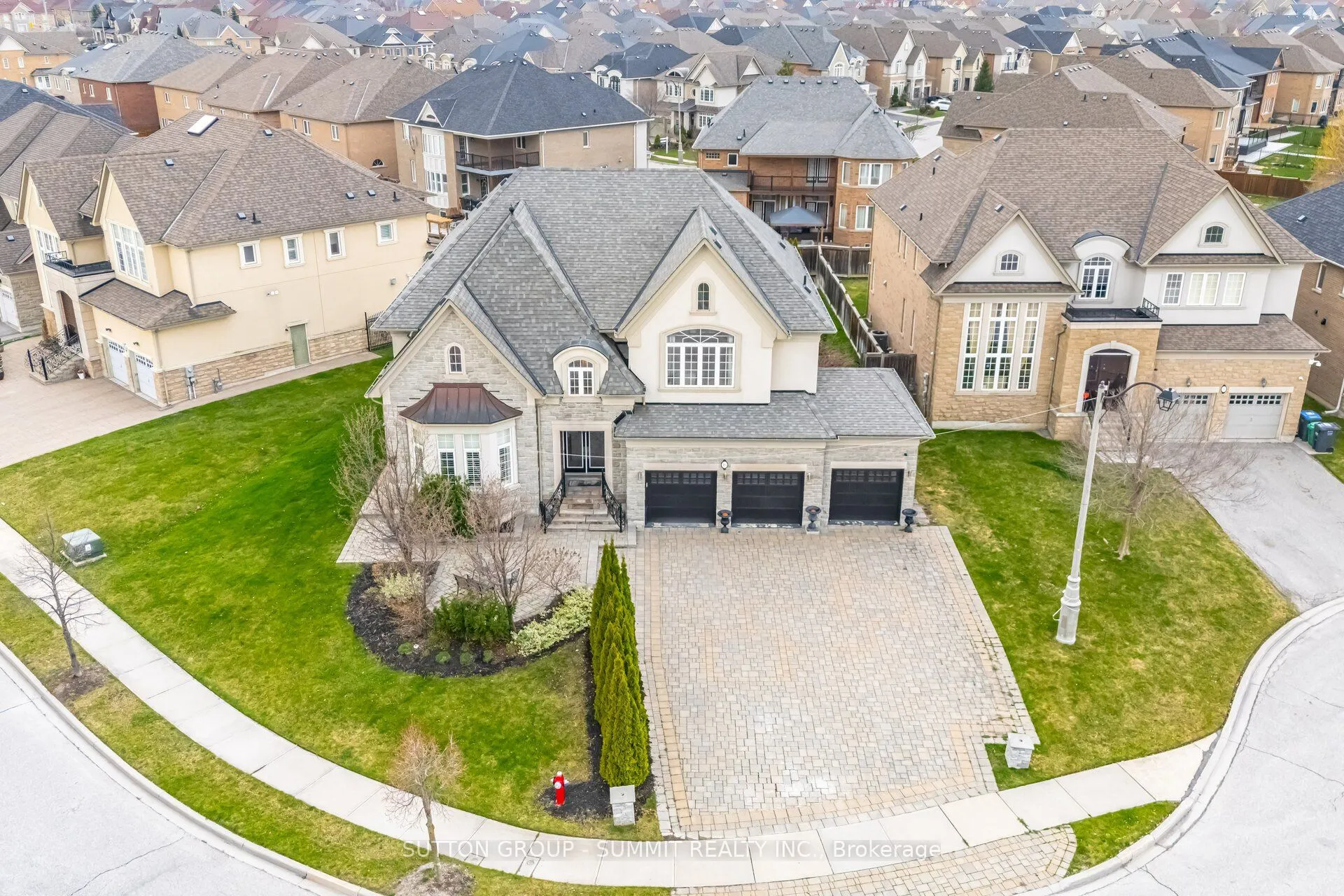 16 Adastra Place, ON L6P 3B4