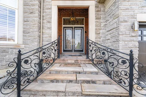 16 Adastra Place, ON L6P 3B4