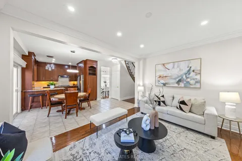 13 Laurentide Crescent, ON L6P 1Y4