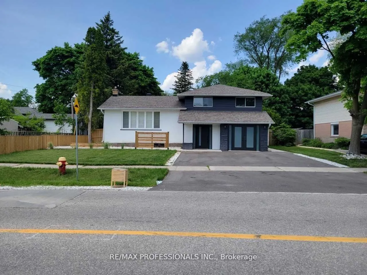 15 Ridge Drive, ON L6H 1B7