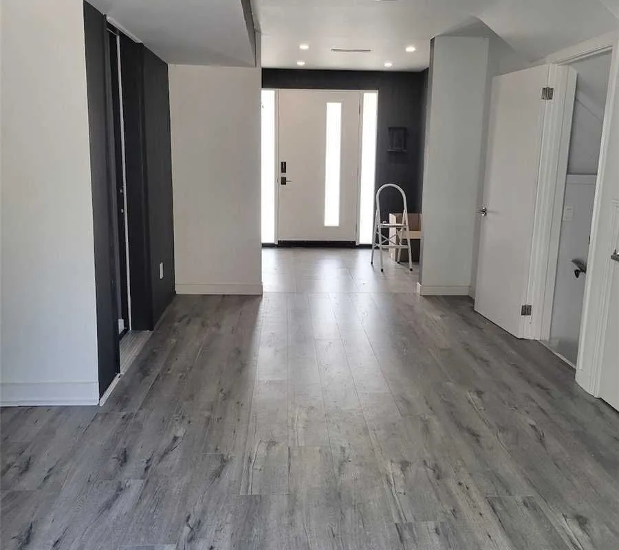 15 Ridge Drive, ON L6H 1B7