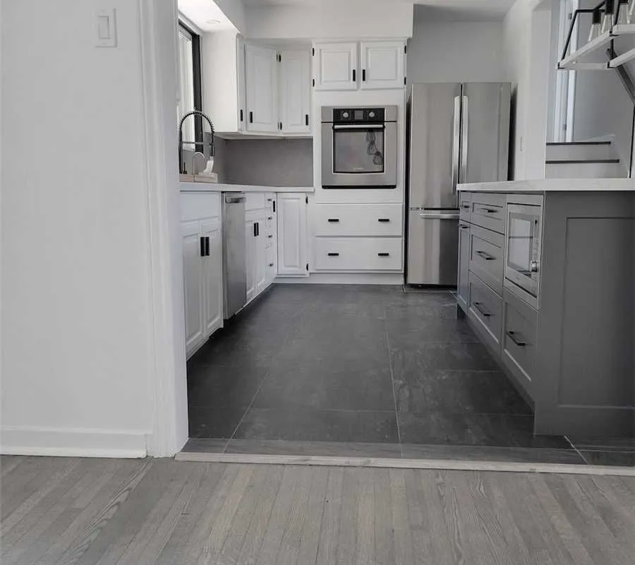 15 Ridge Drive, ON L6H 1B7