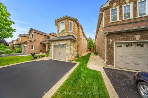 2036 Shady Glen Road, ON L6M 3T4
