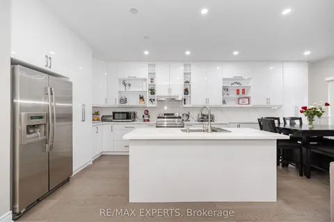 7236 Zinnia Place, ON L5W 1K5