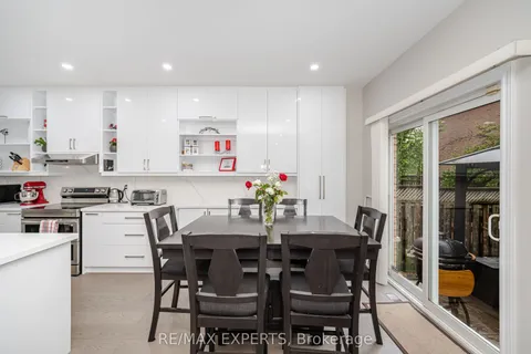 7236 Zinnia Place, ON L5W 1K5