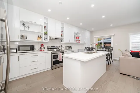7236 Zinnia Place, ON L5W 1K5