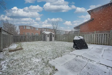 3249 Greenbelt Crescent, ON L5N 5X8