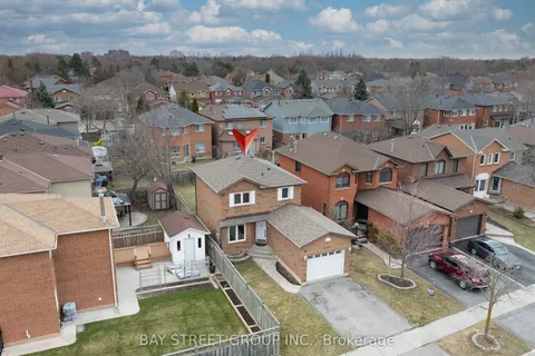 3249 Greenbelt Crescent, ON L5N 5X8