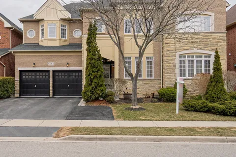 26 Jacob Brill Crescent, ON L6Y 5K5