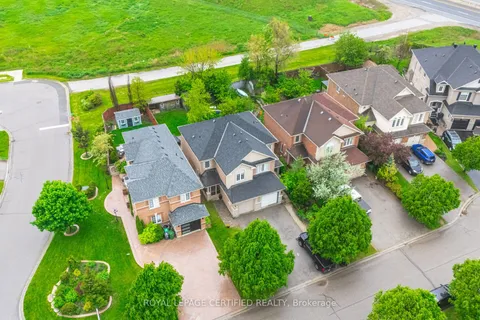 4 Hesketh Court, ON L7C 1C7